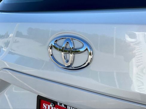 Used 2026 Toyota Corolla Cross L FWD image 11