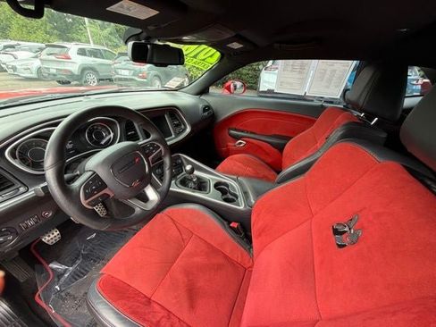 Used 2016 Dodge Challenger R/T Scat Pack w/ Leather Interior Group RWD image 11