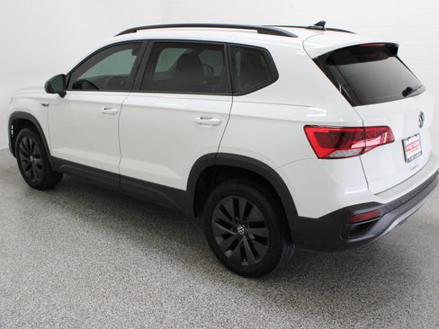 Used 2022 Volkswagen Taos S FWD image 9