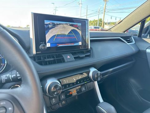 Used 2025 Toyota RAV4 SE AWD/4WD image 18