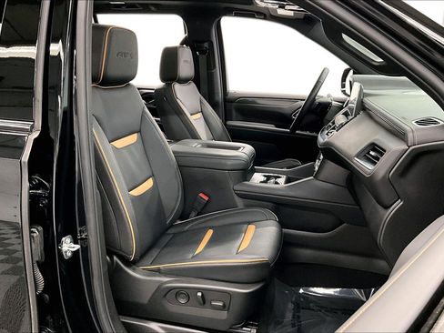Used 2024 GMC Yukon AT4 w/ Technology Package AWD/4WD image 8