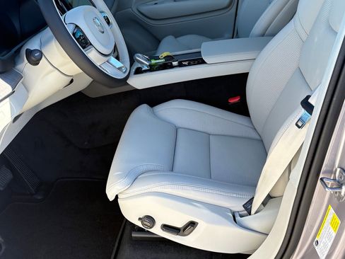 New 2026 Volvo XC90 B6 Ultra image 19