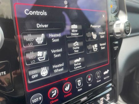 Used 2020 RAM 1500 Sport w/ Leather & Sound Group AWD/4WD image 29