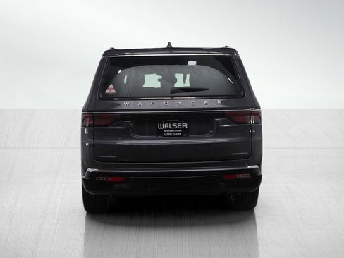 Used 2023 Jeep Wagoneer L Series II w/ Premium Group I image 4