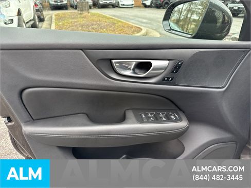 Used 2024 Volvo V60 B5 Cross Country Plus image 12