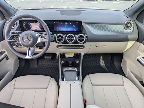 Certified 2026 Mercedes-Benz GLA 250 4MATIC image 31
