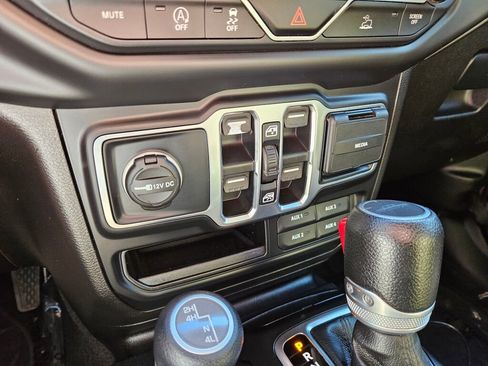 Used 2020 Jeep Gladiator Sport w/ Quick Order Package 24S image 23