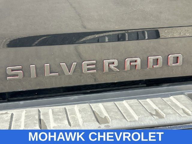 Used 2018 Chevrolet Silverado 1500 LT w/ All Star Edition AWD/4WD image 32