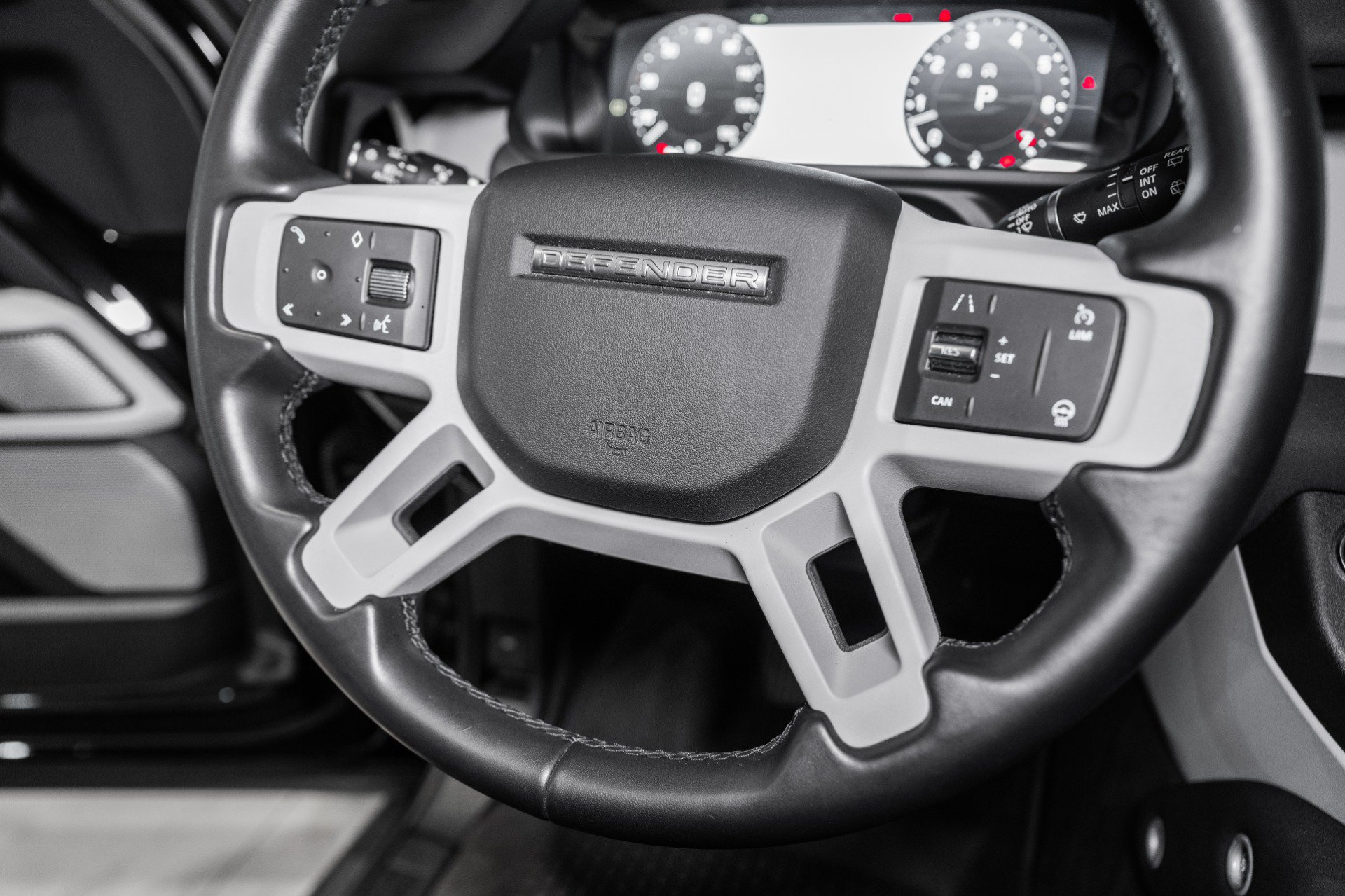 Used 2023 Land Rover Defender 130 SE AWD/4WD image 52