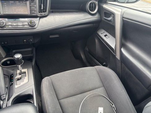 Used 2018 Toyota RAV4 XLE w/ Plus Extra Value Package FWD image 14