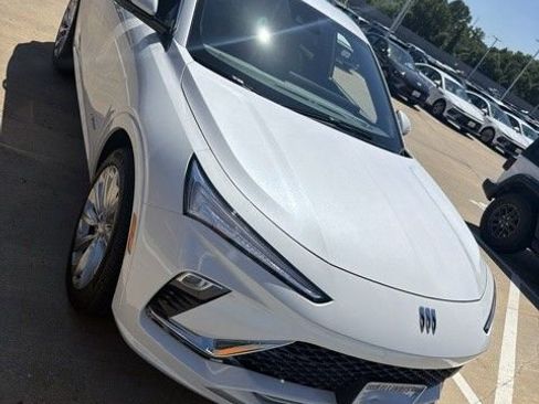 Used 2024 Buick Envista Avenir FWD image 3