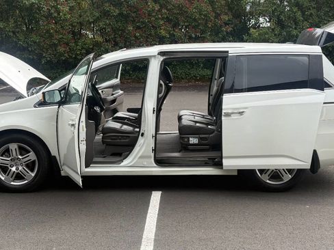 Used 2013 Honda Odyssey Touring Elite image 6