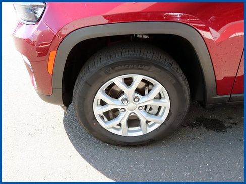 Used 2023 Jeep Grand Cherokee Limited image 4