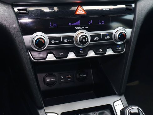 Used 2019 Hyundai Elantra Value Edition w/ Winter Weather Package FWD image 23