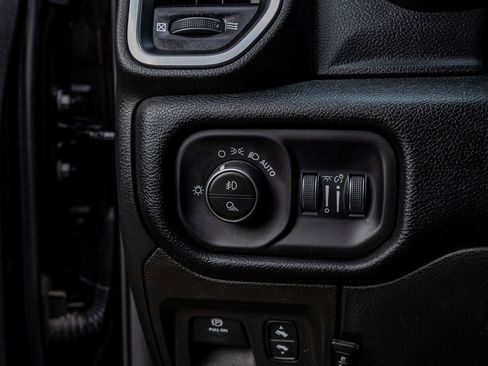 Used 2022 RAM 1500 Laramie w/ Laramie Southwest Edition image 21