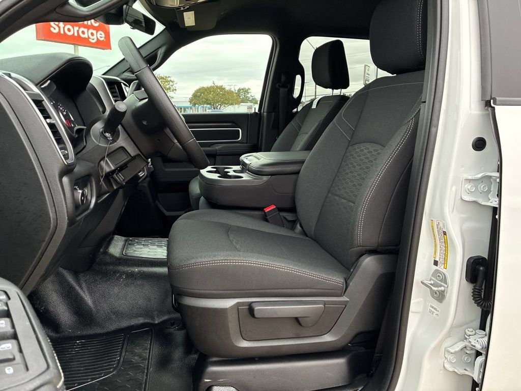 New 2026 RAM 4500 4x4 Crew Cab DRW image 10