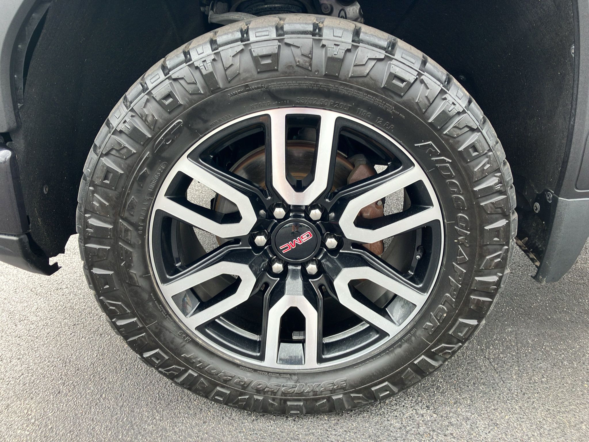 Used 2022 GMC Sierra 1500 AT4 w/ AT4 Preferred Package AWD/4WD image 13