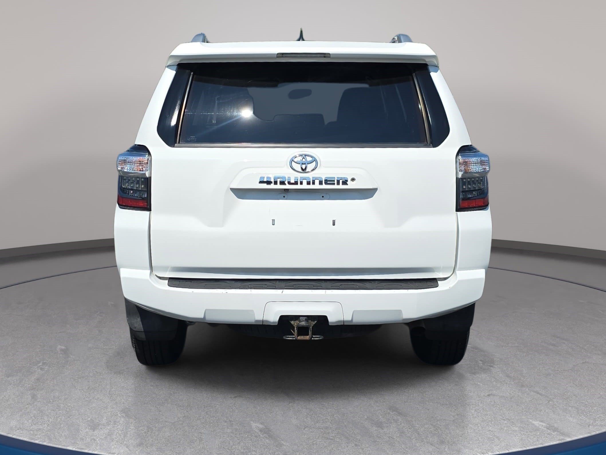 Used 2017 Toyota 4Runner SR5 AWD/4WD image 6