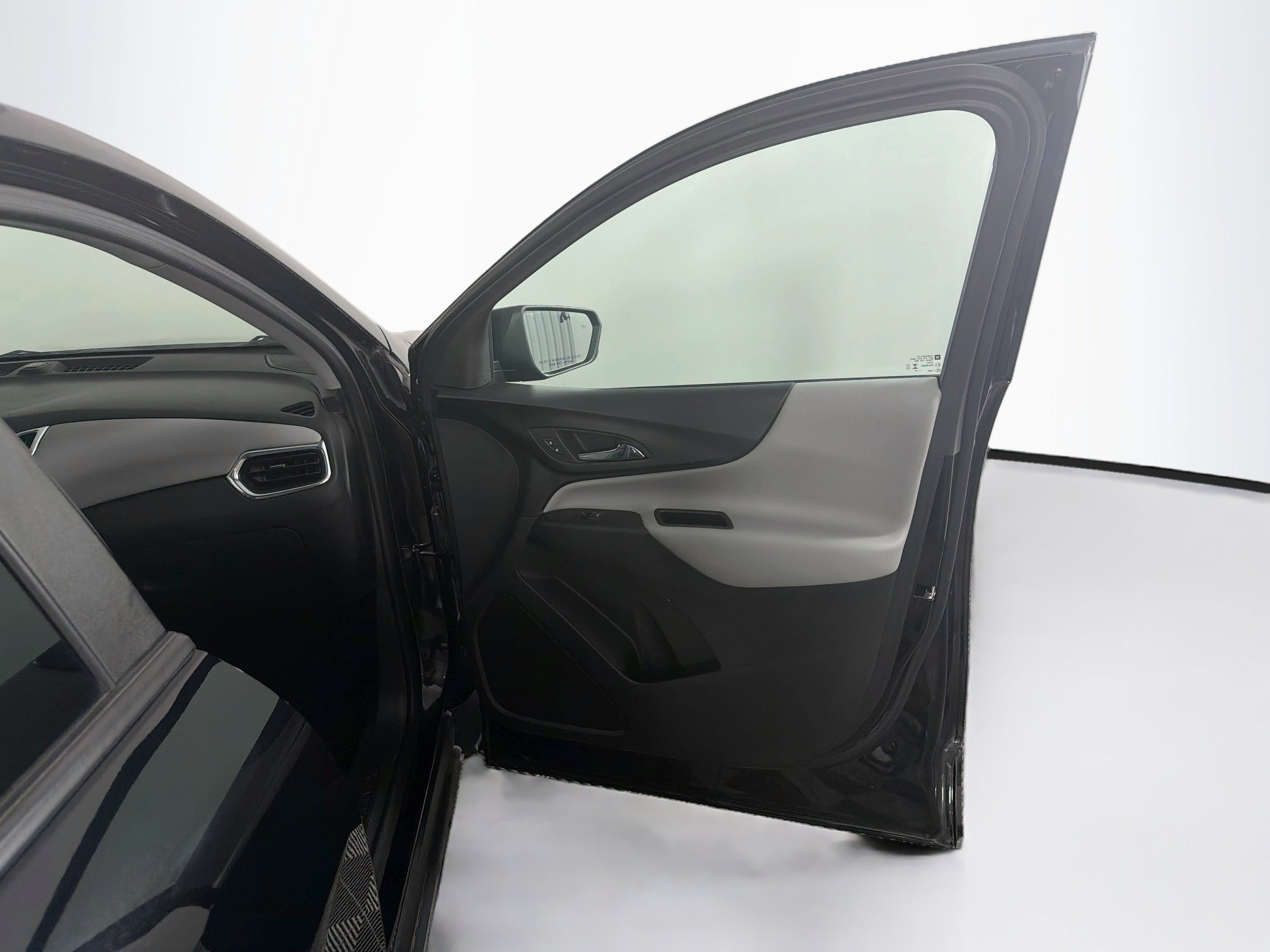 Used 2023 Chevrolet Equinox LS w/ LS Convenience Package FWD image 33