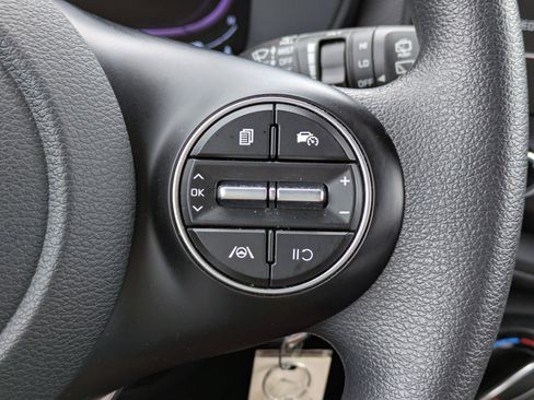 Certified 2023 Kia Soul LX w/ LX Technology Package FWD image 19