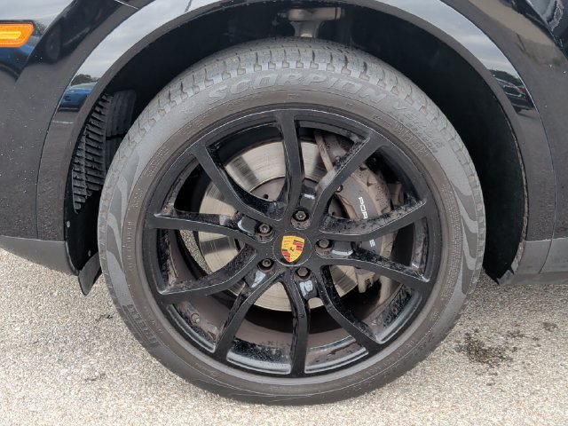 Used 2021 Porsche Cayenne AWD/4WD image 9