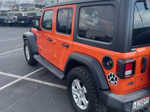 Used 2019 Jeep Wrangler Unlimited Sport S image 2