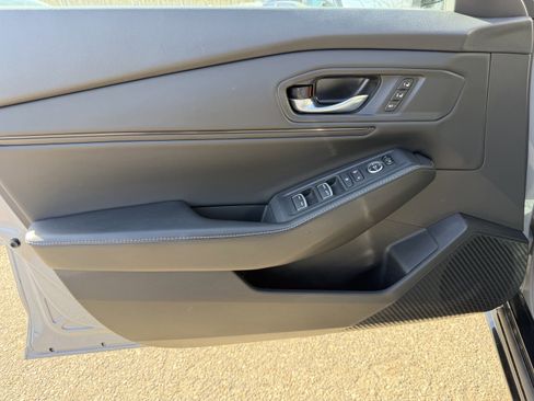 Used 2023 Honda Accord Sport image 12