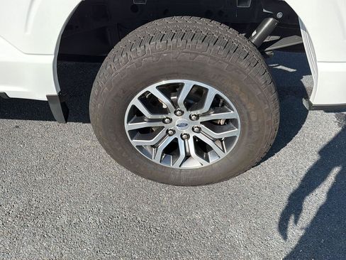 Used 2022 Ford F150 Lariat AWD/4WD image 38