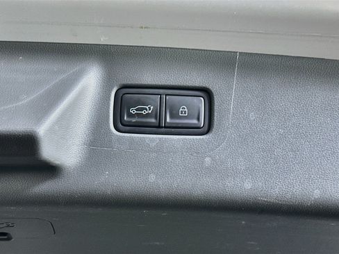 Used 2025 Hyundai Santa Fe SEL FWD image 30