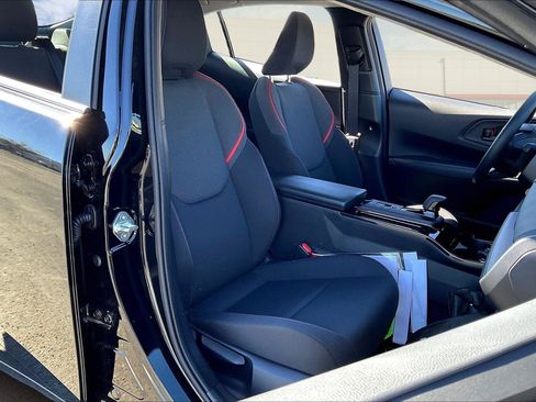 Certified 2025 Toyota Prius SE image 7