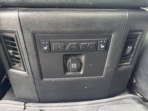 Used 2018 RAM 1500 Laramie AWD/4WD image 16