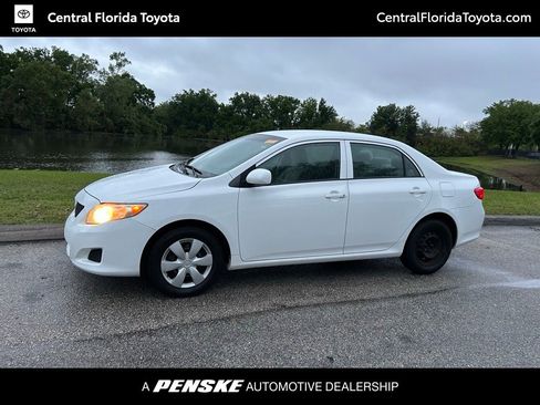 Used 2010 Toyota Corolla LE image 1