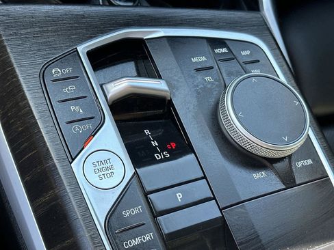 Used 2024 BMW 330i Sedan w/ M Sport Package image 18