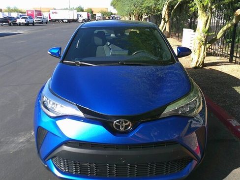 Used 2020 Toyota C-HR XLE image 2