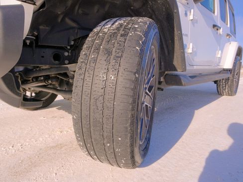 Used 2023 Jeep Wrangler Unlimited Sahara w/ Cold Weather Group image 41