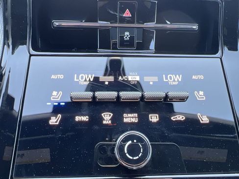 Used 2025 Porsche Panamera 4 image 23