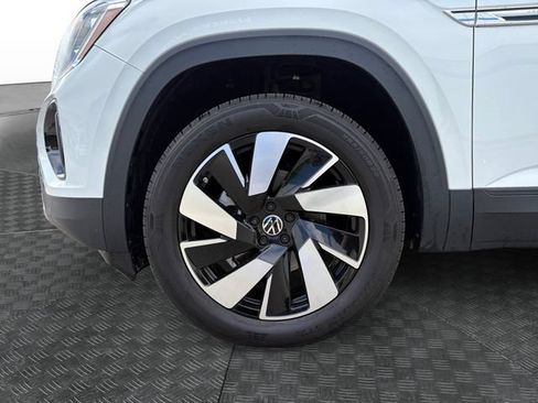 Used 2024 Volkswagen Atlas Cross Sport SE AWD/4WD image 13