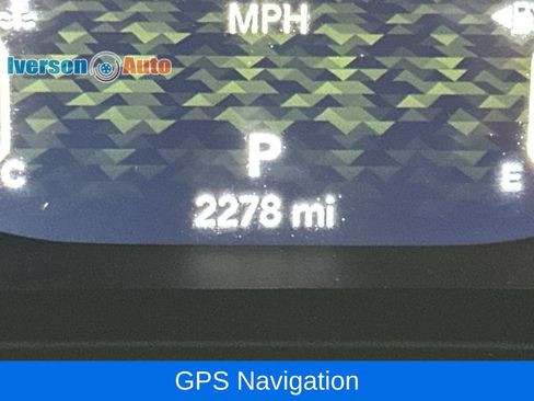 Used 2026 Jeep Wrangler Unlimited Sahara AWD/4WD image 17