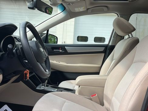 Used 2018 Subaru Outback 2.5i Premium AWD/4WD image 12