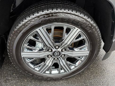 Used 2025 Toyota Sequoia Capstone image 16