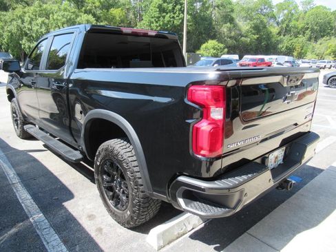 Used 2023 Chevrolet Silverado 1500 ZR2 w/ Technology Package AWD/4WD image 3