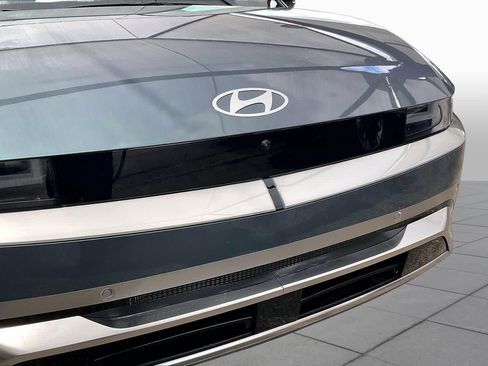 Certified 2025 Hyundai Ioniq 5 Limited AWD/4WD image 29