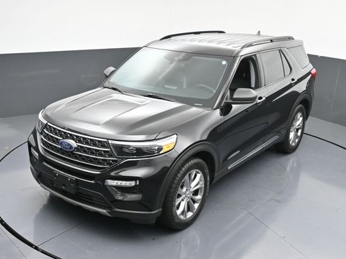 Used 2021 Ford Explorer XLT w/ Equipment Group 202A RWD image 36
