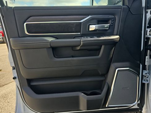 New 2026 RAM 3500 Laramie AWD/4WD image 29