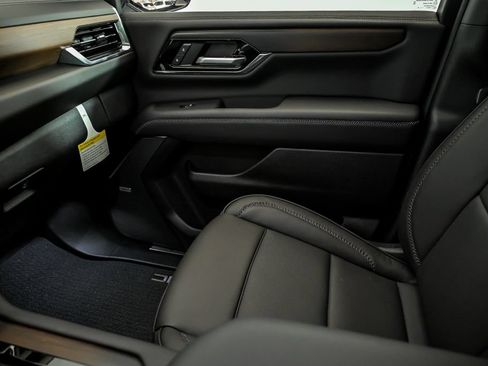 New 2026 GMC Yukon XL Denali w/ Denali Reserve Package AWD/4WD image 19