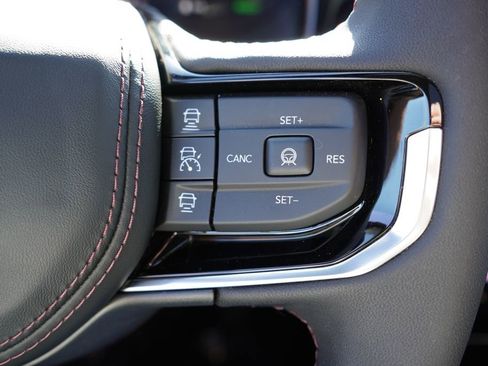 Used 2024 Jeep Wagoneer Launch Edition image 36