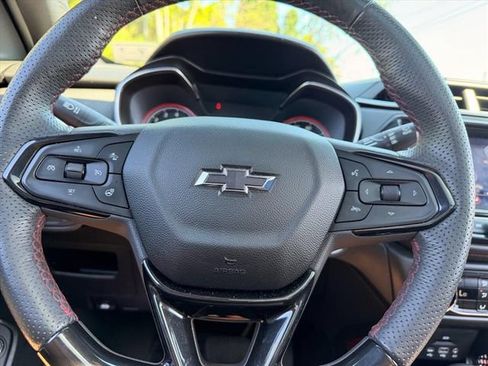 Used 2022 Chevrolet TrailBlazer RS w/ Sun and Liftgate Package AWD/4WD image 18