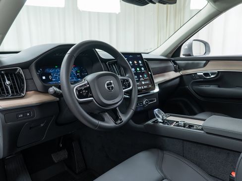 New 2026 Volvo XC90 T8 Plus w/ Protection Package Premier image 12