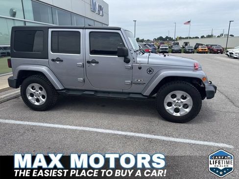 Used 2016 Jeep Wrangler Unlimited Sahara w/ Connectivity Group AWD/4WD image 5