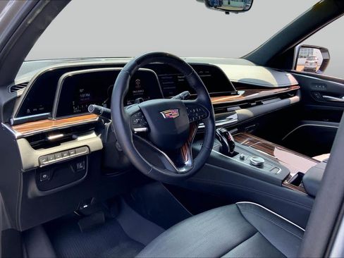 Used 2023 Cadillac Escalade Premium Luxury w/ LPO, Floor Liner Package AWD/4WD image 16